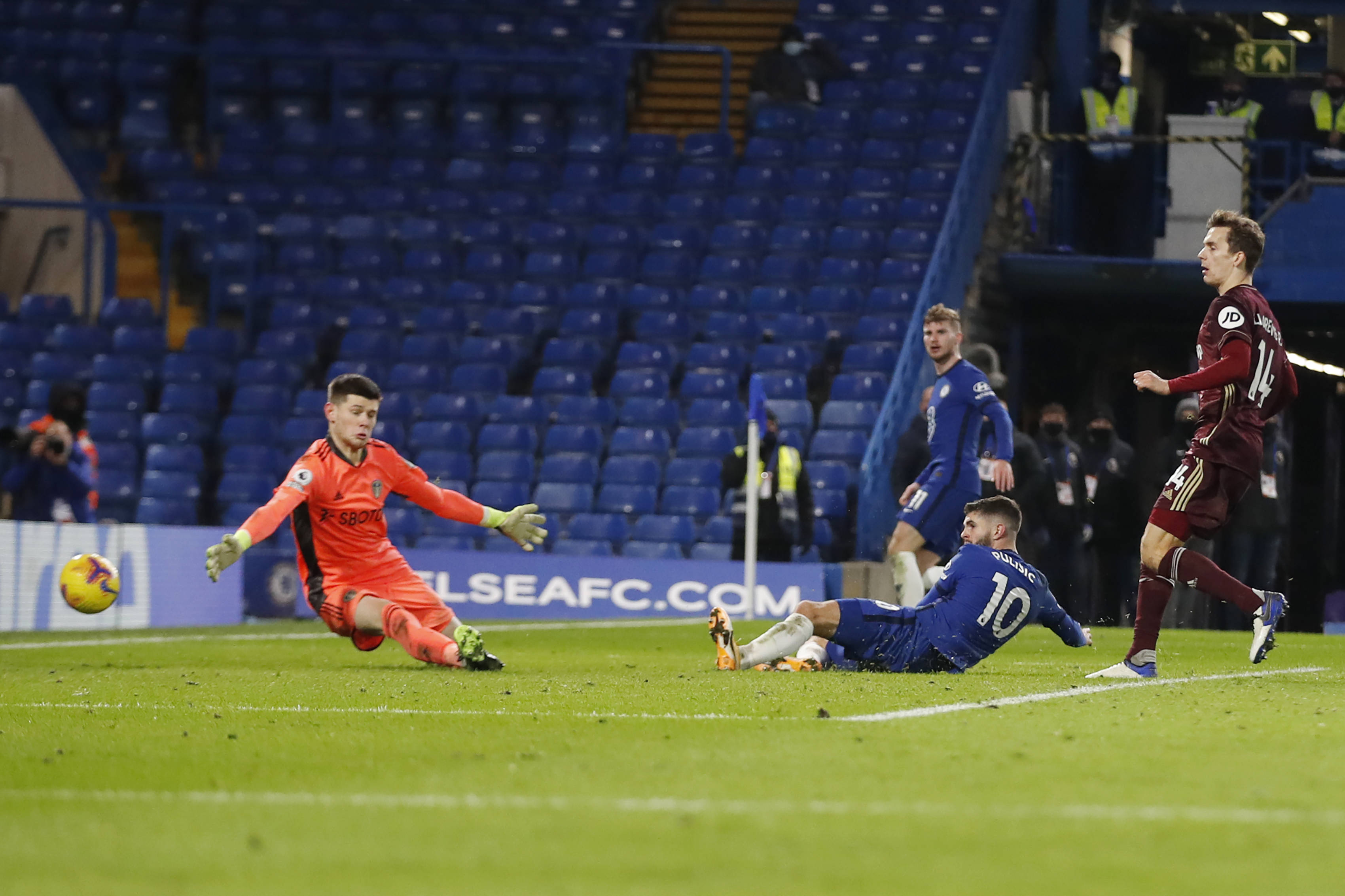 将继续以坚 将继续以坚